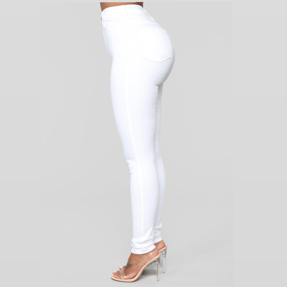 FashionNova Perfectly Classic Jeans- white - Picture 3 of 5